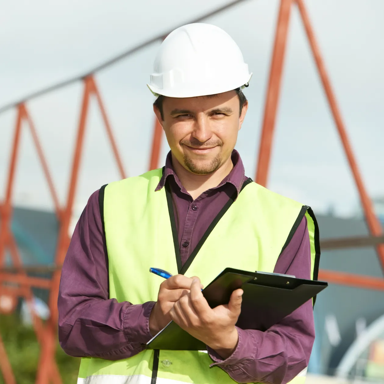 Arquitecto evaluando ampliación para regularización Ley del Mono en Región Metropolitana